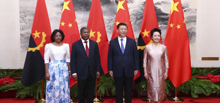 习近平同安哥拉总统洛伦索举行会谈