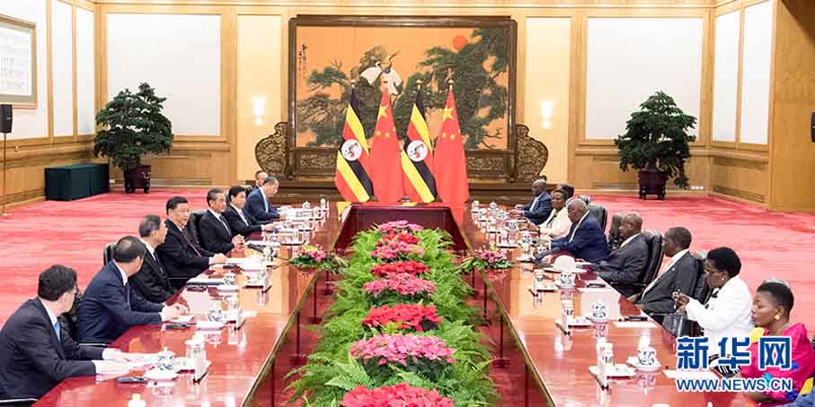 习近平同乌干达总统穆塞韦尼举行会谈