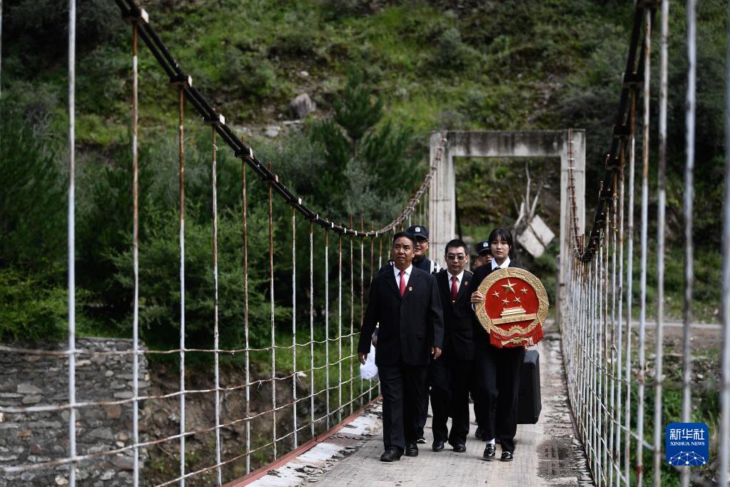 奋进新征程 建功新时代·非凡十年丨迈出法治中国建设新步伐――新时代推进全面依法治国述评