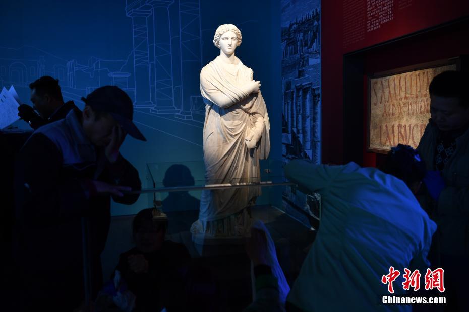 庞贝古城出土文物运抵成都 “罗马后花园”再现