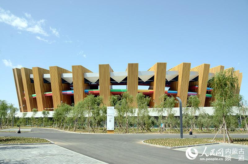 鄂尔多斯市体育中心体育场