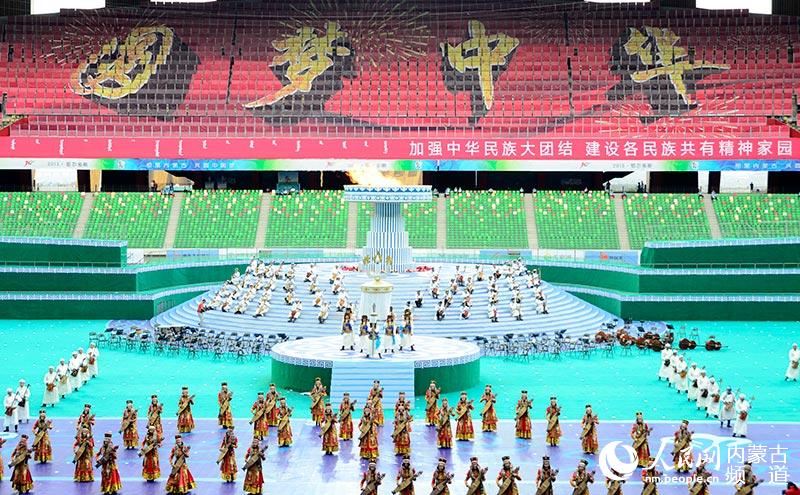 闭幕式前热场节目《乌审琴韵》