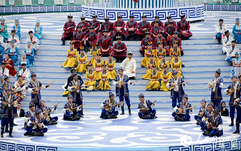 冬不拉弹唱《黑走马》