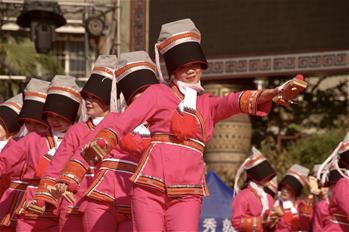 广西瑶族同胞欢庆盘王节