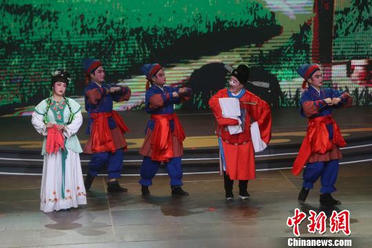 晚会表演形式多样。 张茜翼 摄