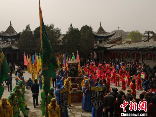 甘肃千年青城古镇挖掘