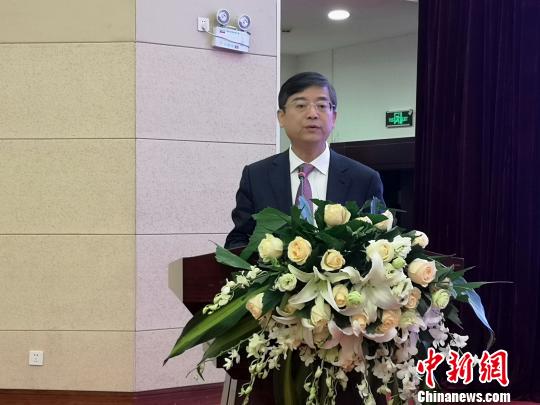 农工党中央副主席兼秘书长、农工党中央书画院院长曲凤宏致辞。 赵万江 摄