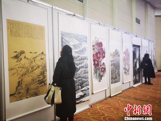 庆祝改革开放40周年？美丽中国？多彩贵州？名家书画邀请展现场。 赵万江 摄