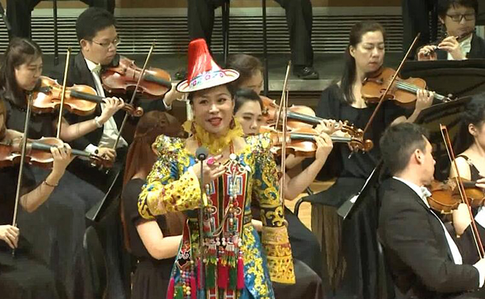 裕固族姑娘唱美声，行得通吗？