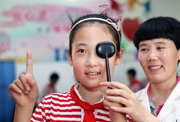 只有近视在600度以上的高度近视才具有遗传性