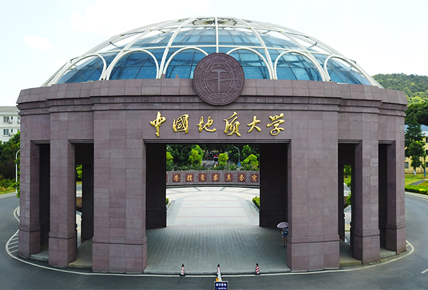 以党建工作作为源动力作为红色引擎 引领带动促进学校的改革发展和稳定