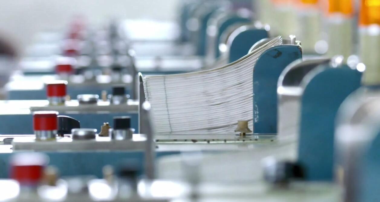 一个产业或者公司上市不仅是一个形式，它有深层次的需求和发展企图