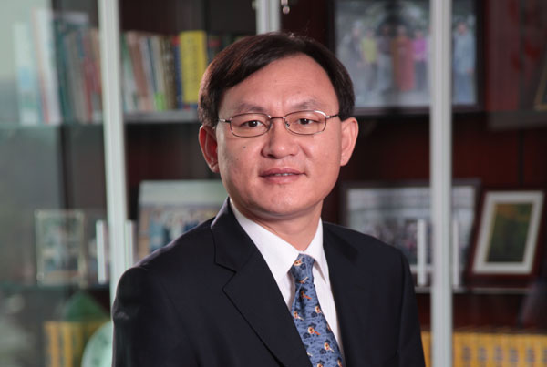 应华江 北明软件有限