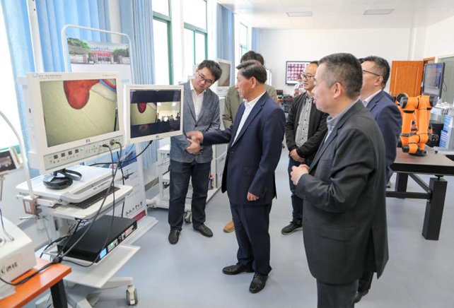 我们团队多年来坚持科学研究与管理实践相结合，始终面向国家的重大需求凝练科研方向，取得了一批创新性的成果。