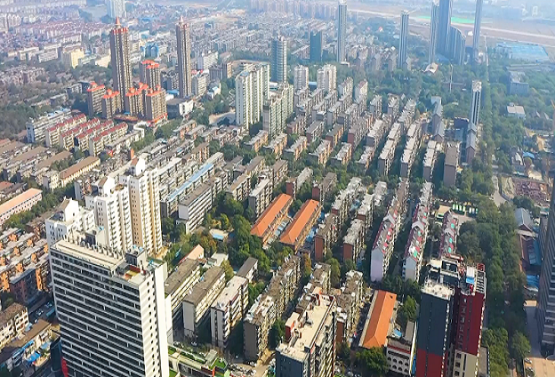 青云谱建设总体目标和方向是‘人文生态慧圃、都市产业新城’。