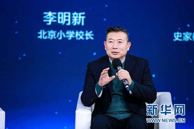 李明新：学校提供多种