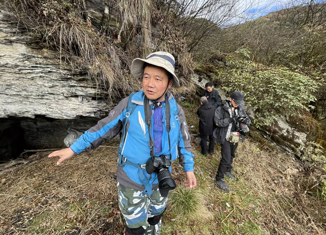 调查队员身上50几条蚂蟥,一天遇到6条五步蛇