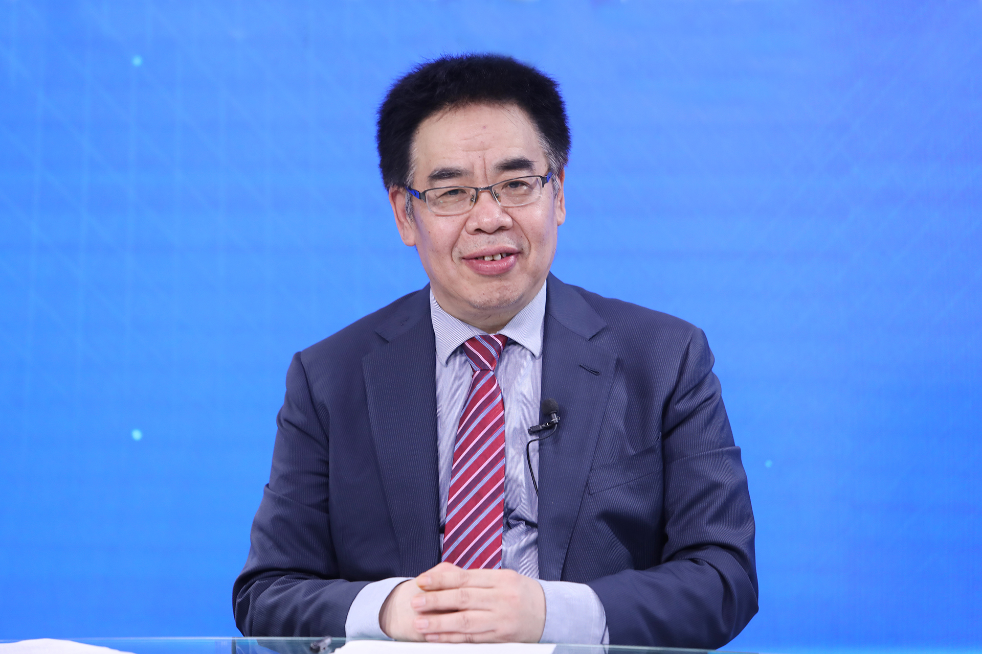 医者，用心呵护患者；师者，培养青年医生