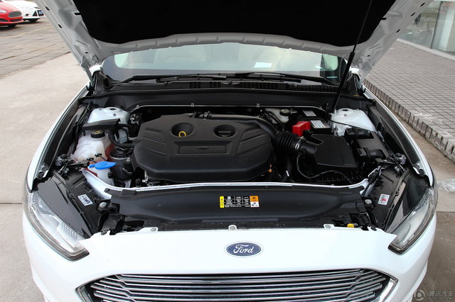 2013款 蒙迪欧 2.0L GTDi 200豪华型 （典雅白）
