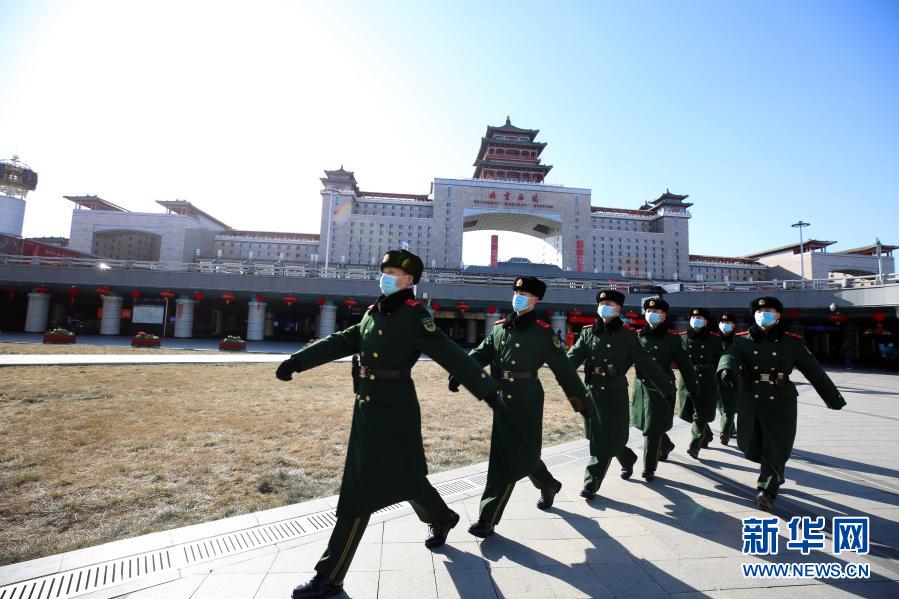武警部队全力做好春运