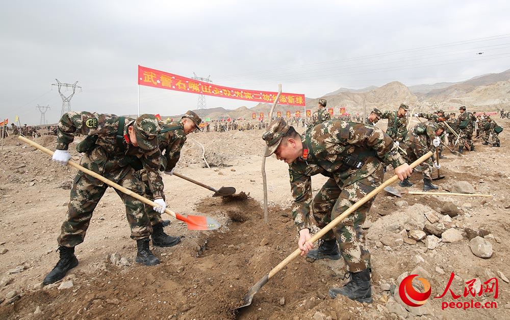 武警官兵立下愚公志，绿化贺兰山【8】