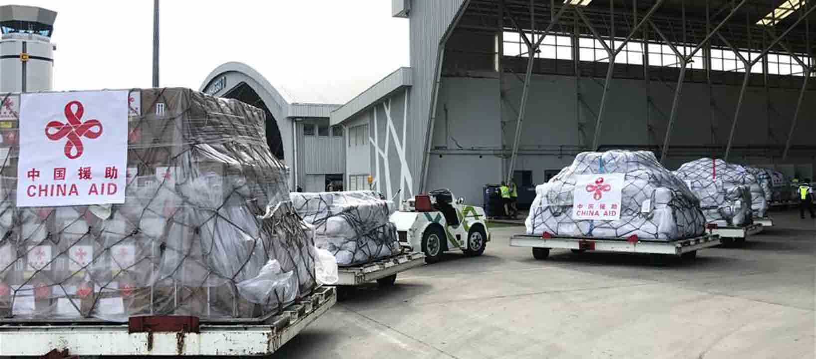 中国政府首批人道主义救灾物资运抵印尼